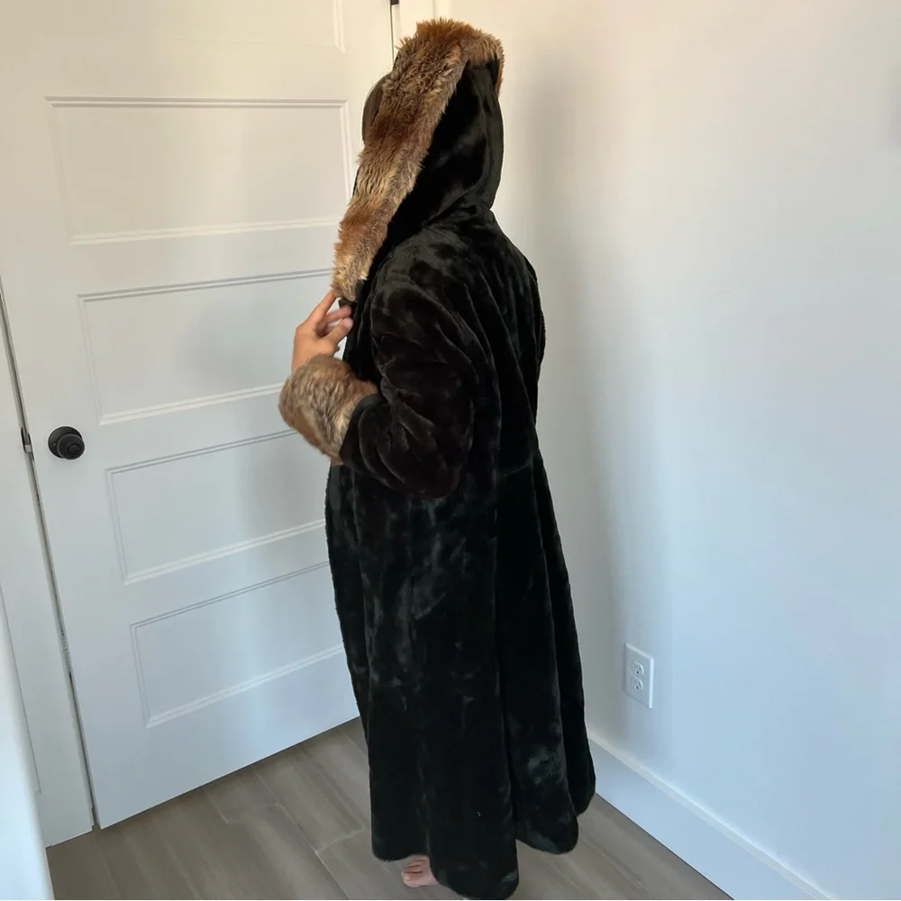 Vintage Faux Fur Coat - Picture 4 of 13
